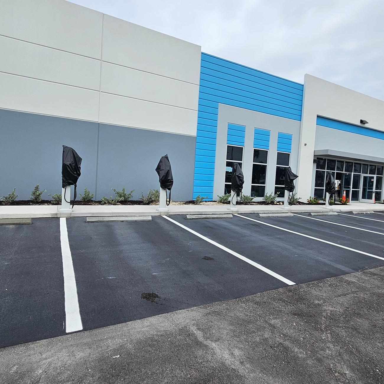 Rivian R1T R1S Fort Myers service center 1751302952324-kz