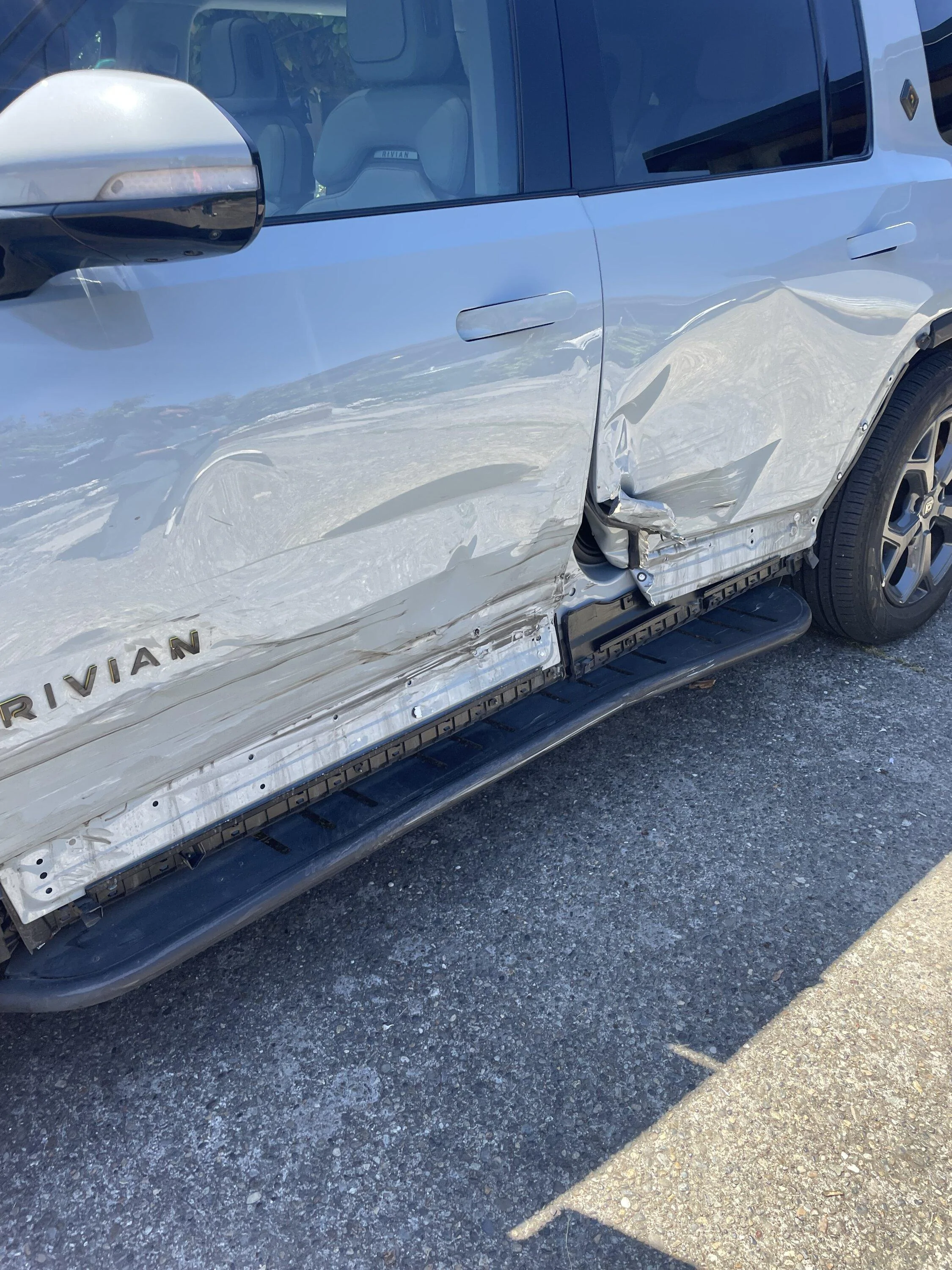 Rivian R1T R1S Got T-boned, Totaled or repairable? IMG_0658