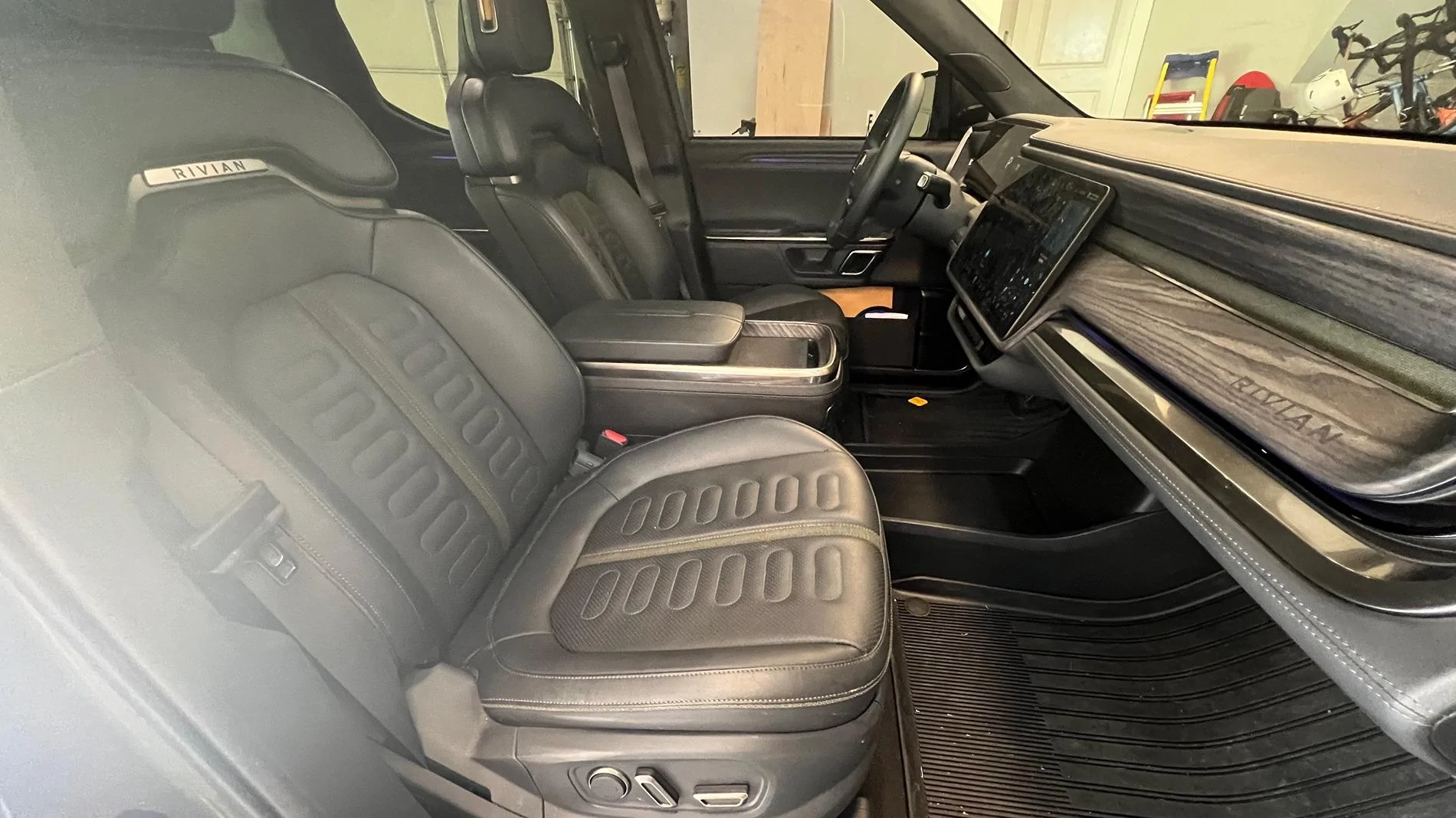 Rivian R1T R1S WTB - R1T under 30k miles (prefer launch edition) IMG_9472
