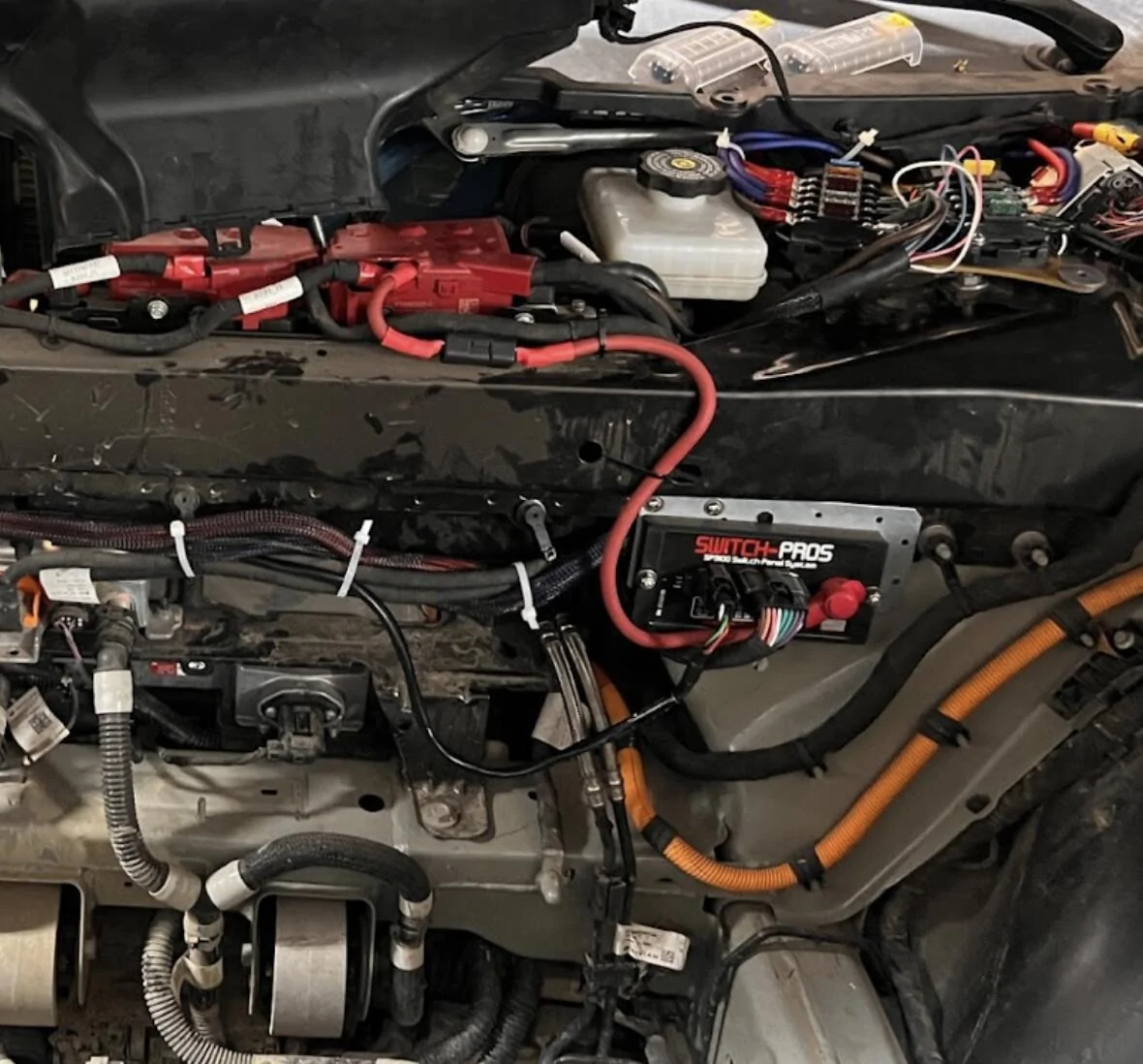 Rivian R1T R1S Sulley R1T Build. Switch Pro 9100, Comma 3x, Frunk 12v Outlets, Cab Outlets, Btech GMRS 50Pro & More 1751601456195-kt
