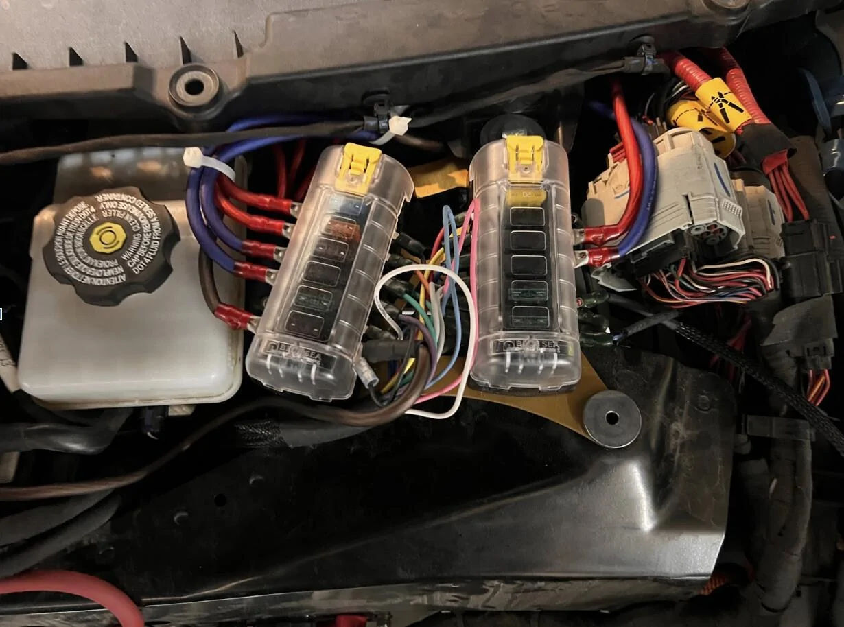 Rivian R1T R1S Sulley R1T Build. Switch Pro 9100, Comma 3x, Frunk 12v Outlets, Cab Outlets, Btech GMRS 50Pro & More 1751601551541-yg