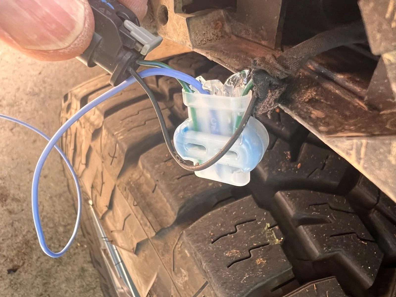 Rivian R1T R1S Sulley R1T Build. Switch Pro 9100, Comma 3x, Frunk 12v Outlets, Cab Outlets, Btech GMRS 50Pro & More MS8b-tqVEn2vyuLNPMoCrIg?key=4Wc0QuqtLvwKGgkqJE_Ci