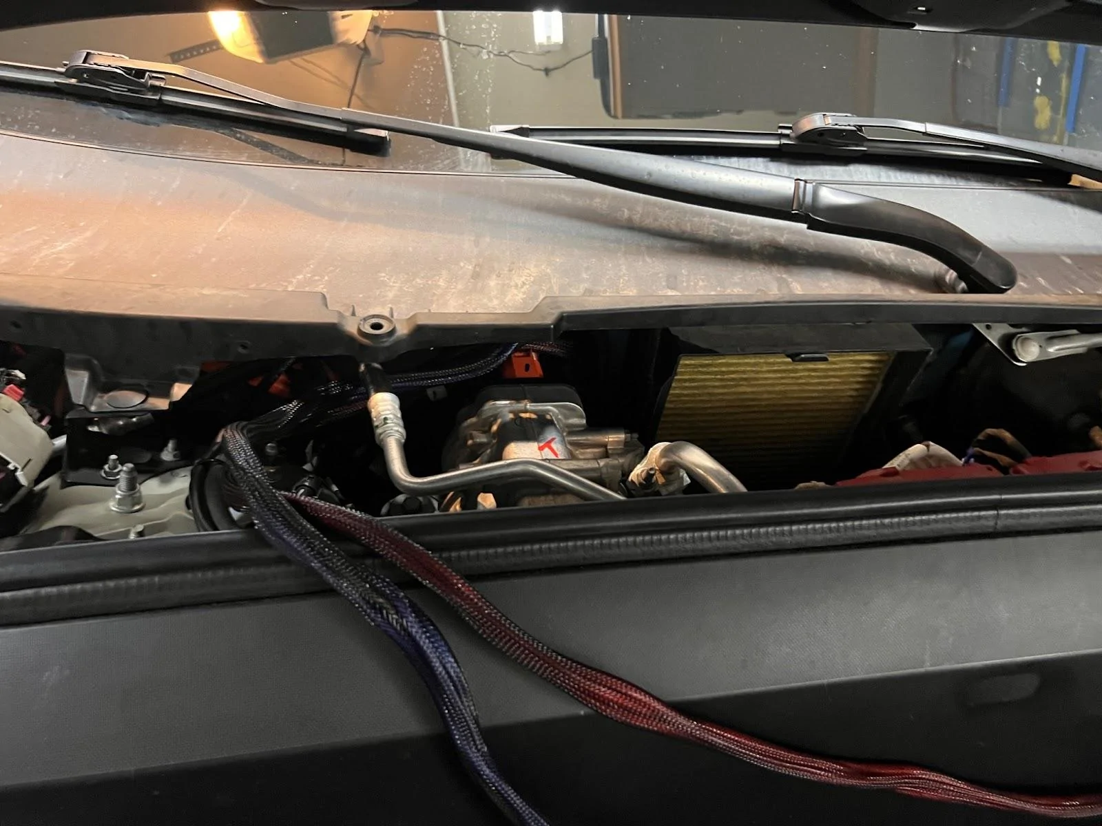 Rivian R1T R1S Sulley R1T Build. Switch Pro 9100, Comma 3x, Frunk 12v Outlets, Cab Outlets, Btech GMRS 50Pro & More AhB-dbbujJl1e70GmcRuL8k?key=4Wc0QuqtLvwKGgkqJE_Ci