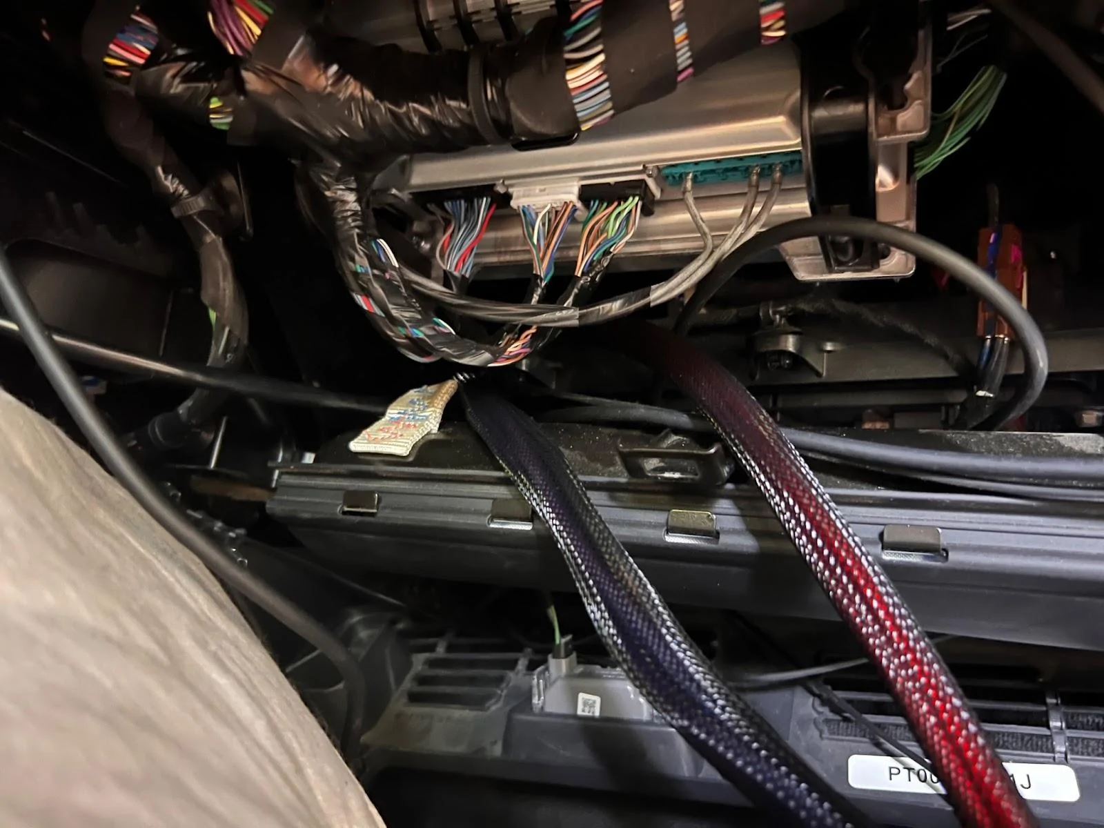 Rivian R1T R1S Sulley R1T Build. Switch Pro 9100, Comma 3x, Frunk 12v Outlets, Cab Outlets, Btech GMRS 50Pro & More mWYAtUGk3CAkLCa9mzyIAcb?key=4Wc0QuqtLvwKGgkqJE_Ci