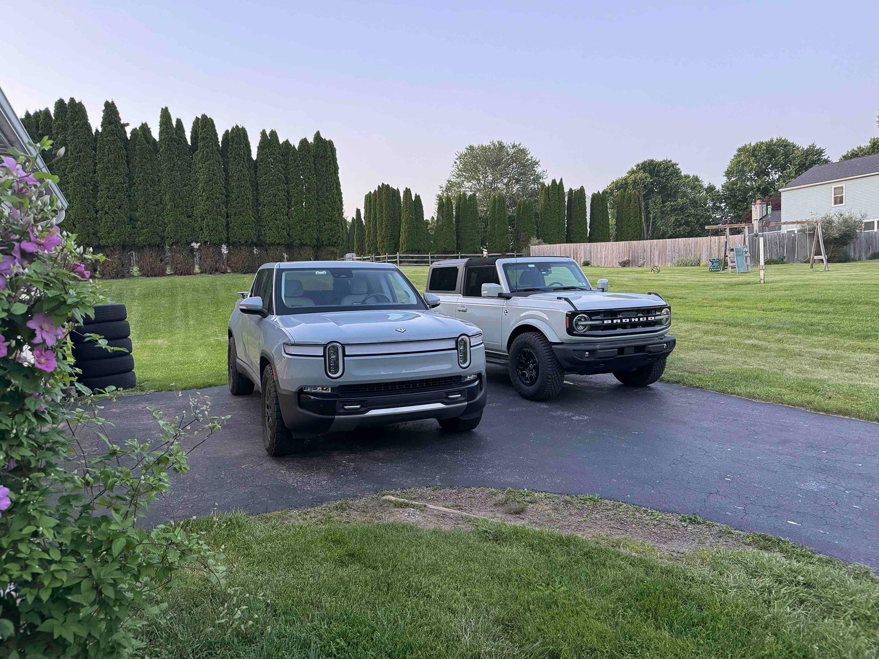 Rivian R1T R1S What do you park your Rivian next to? IMG_2600