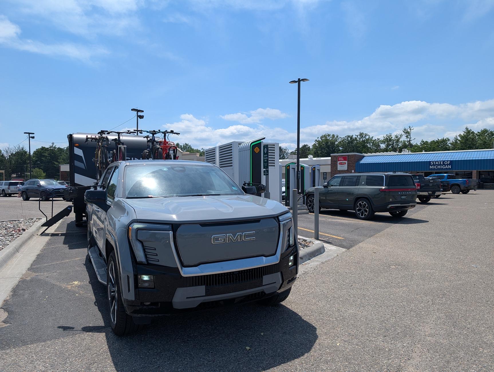 Rivian R1T R1S >300kW at a RAN today 1000007390