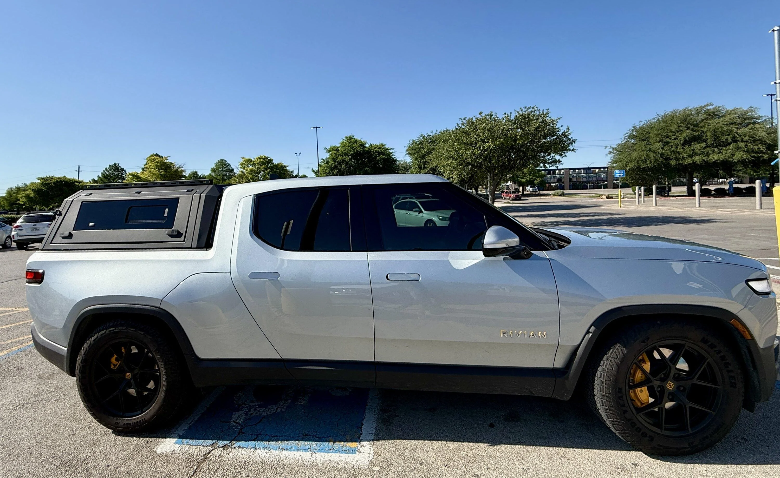 Rivian R1T R1S Farmtruck  - IYKYK IMG_4458