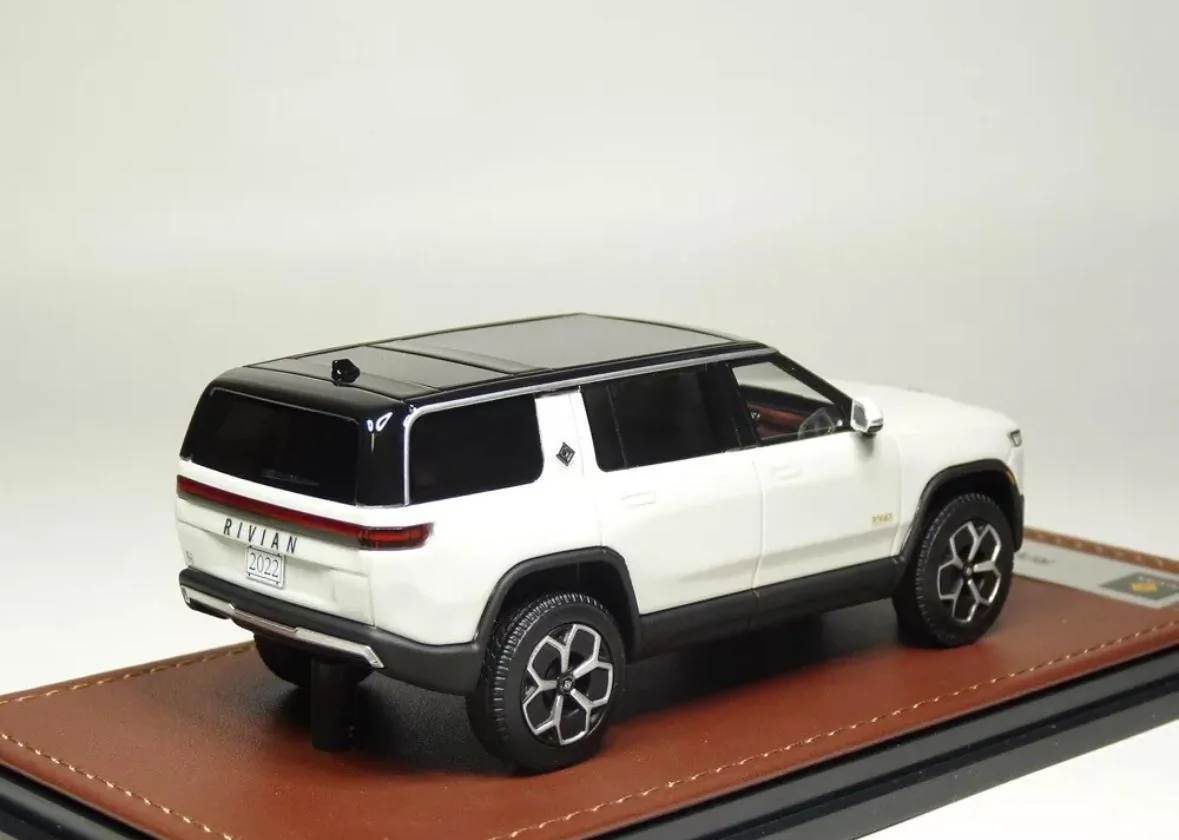 Rivian R1T R1S LAST CALL Rivian 1/43 models IMG_7988