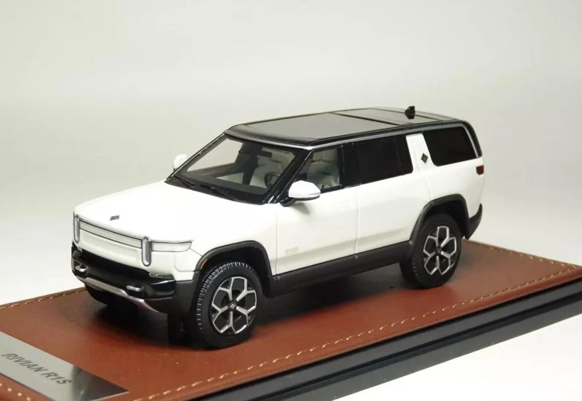 Rivian R1T R1S LAST CALL Rivian 1/43 models IMG_7987