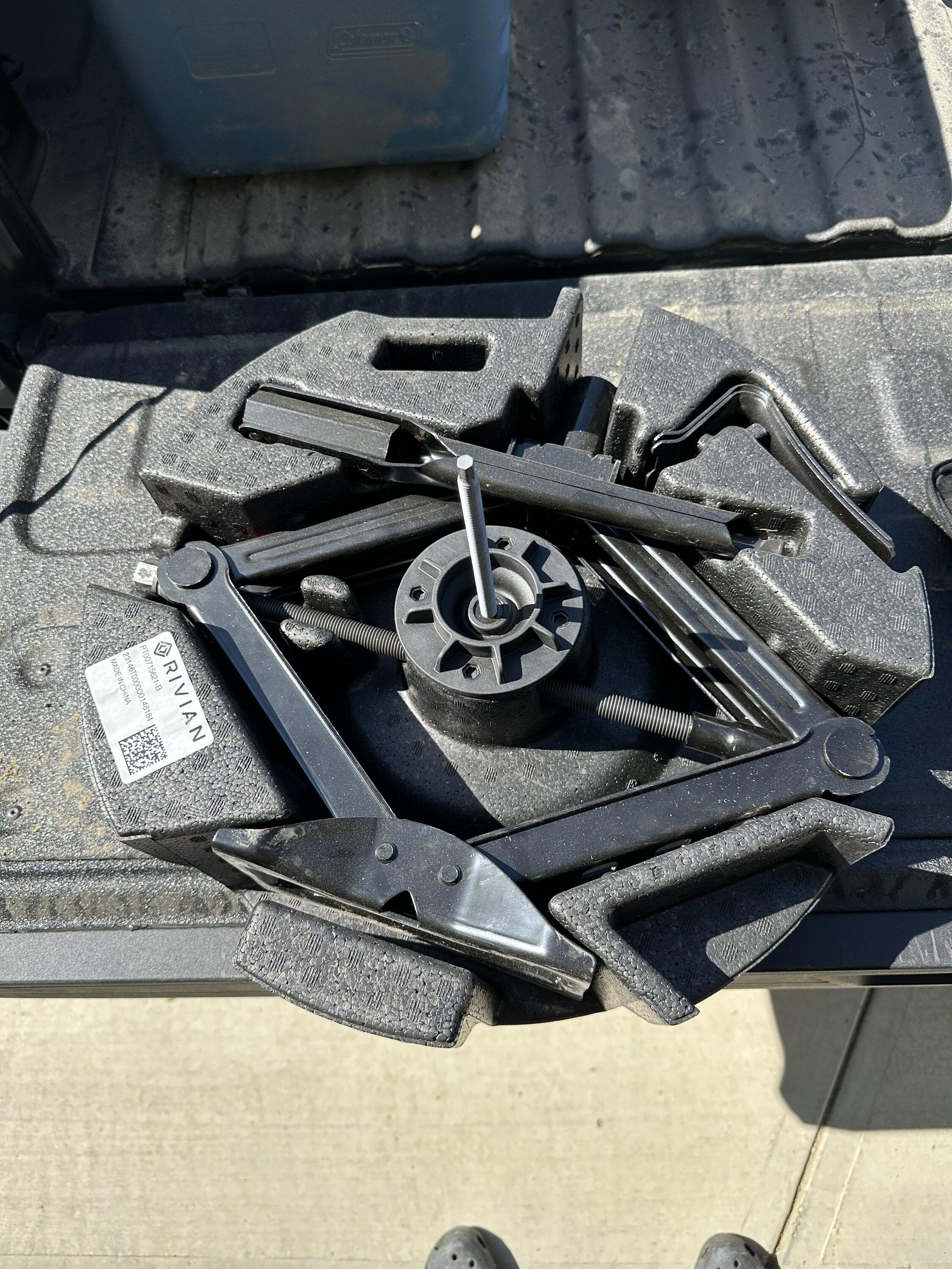 Rivian R1T R1S Weather Tech floor mats and accessories IMG_5985