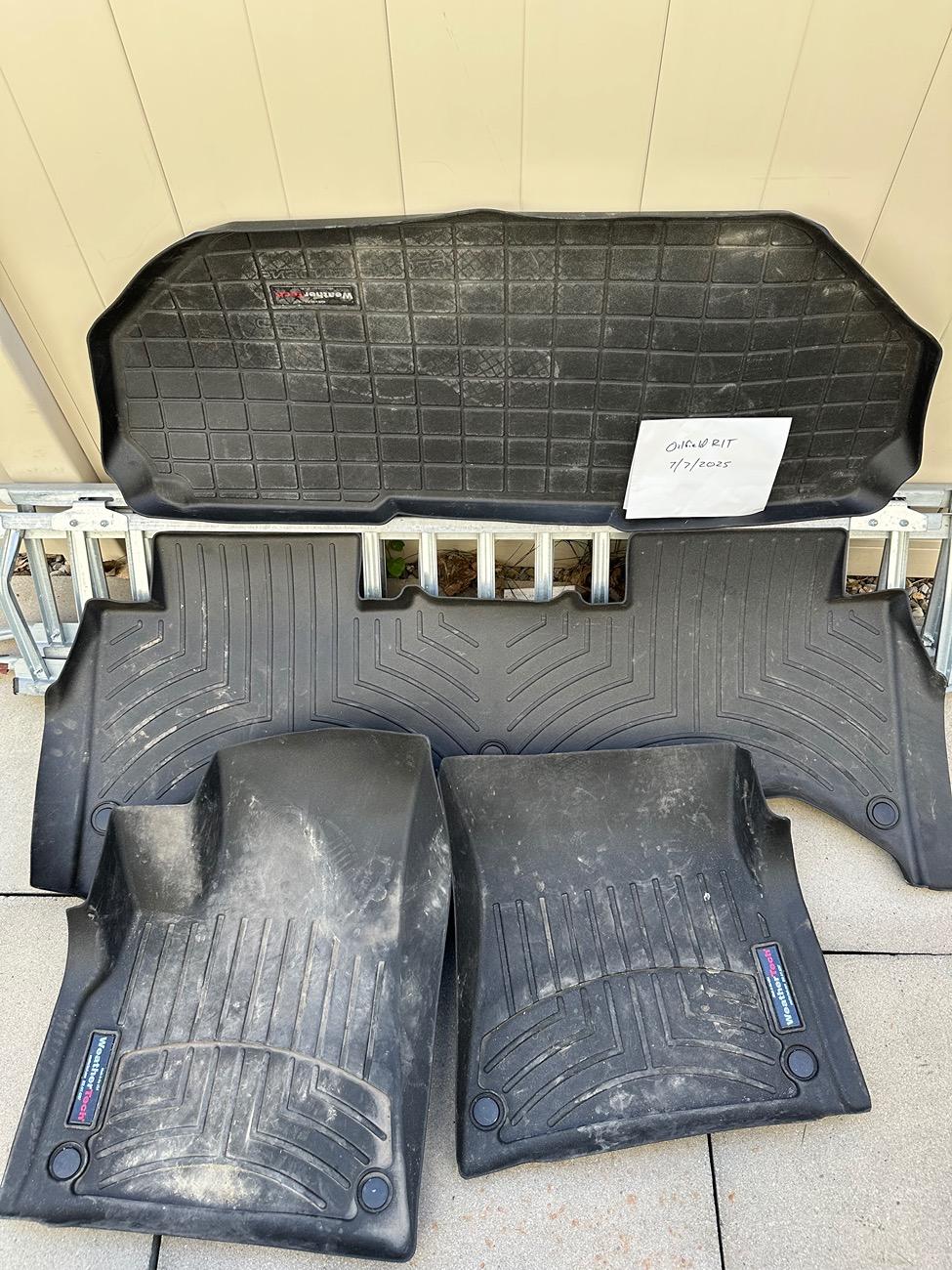 Rivian R1T R1S Weather Tech floor mats and accessories IMG_5991