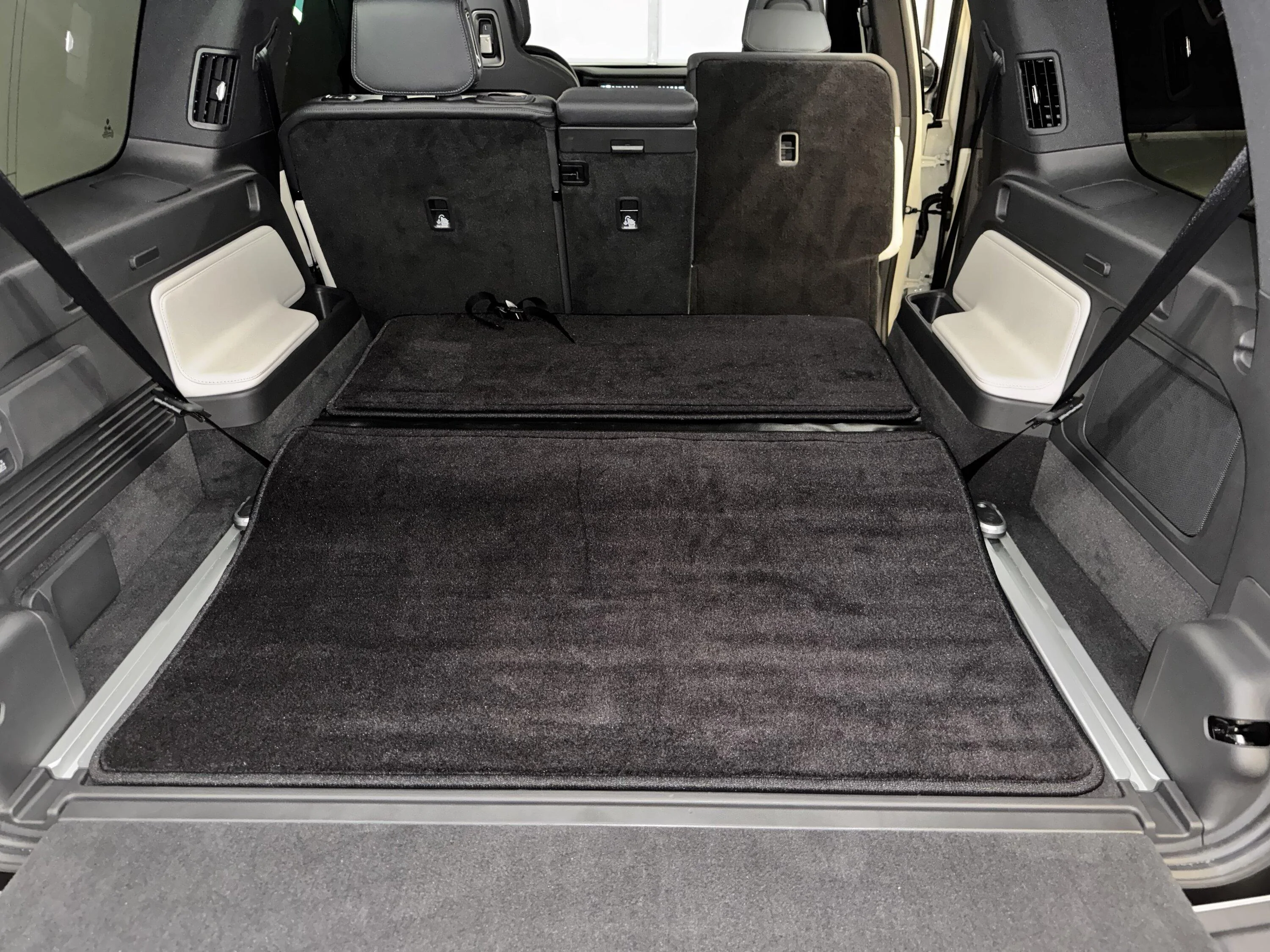 EVSportLine R1S Cargo Carpeted Mats Review | Rivian Forum - R1T R1S R2 ...