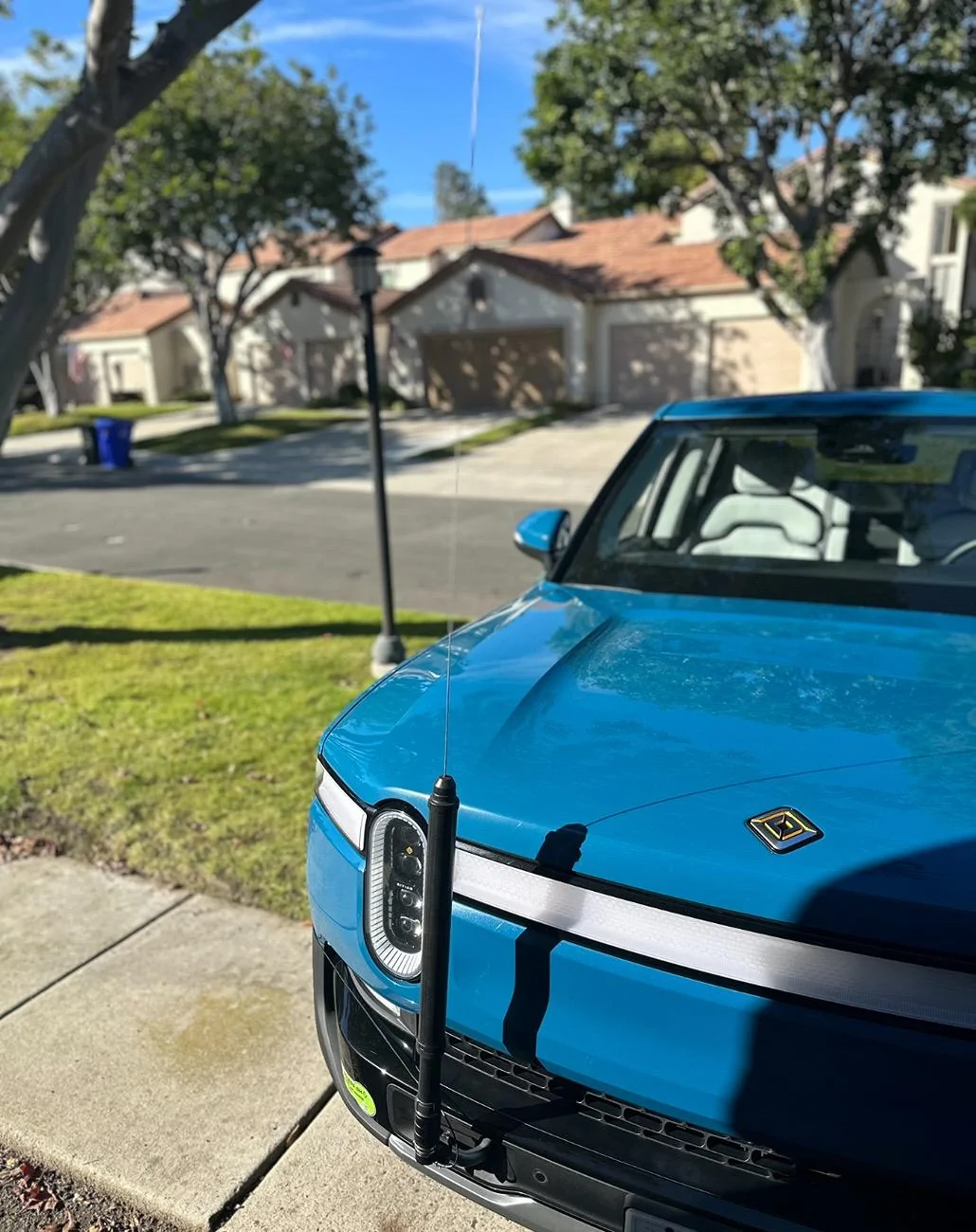 Rivian R1T R1S Sulley R1T Build. Switch Pro 9100, Comma 3x, Frunk 12v Outlets, Cab Outlets, Btech GMRS 50Pro & More IMG_4033