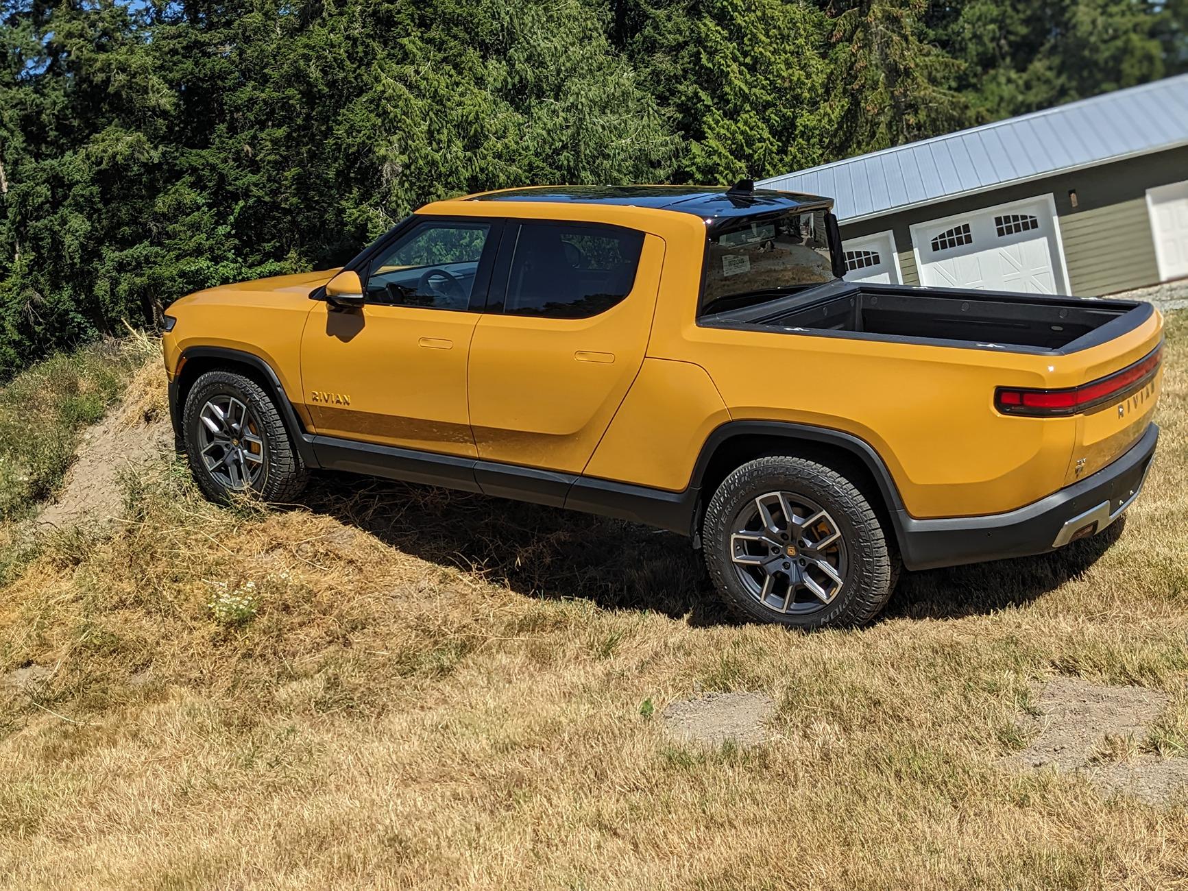 Rivian R1T R1S Red Canyon and Limestone Colors Gone for 2026? PXL_20230718_221010571.PORTRAIT