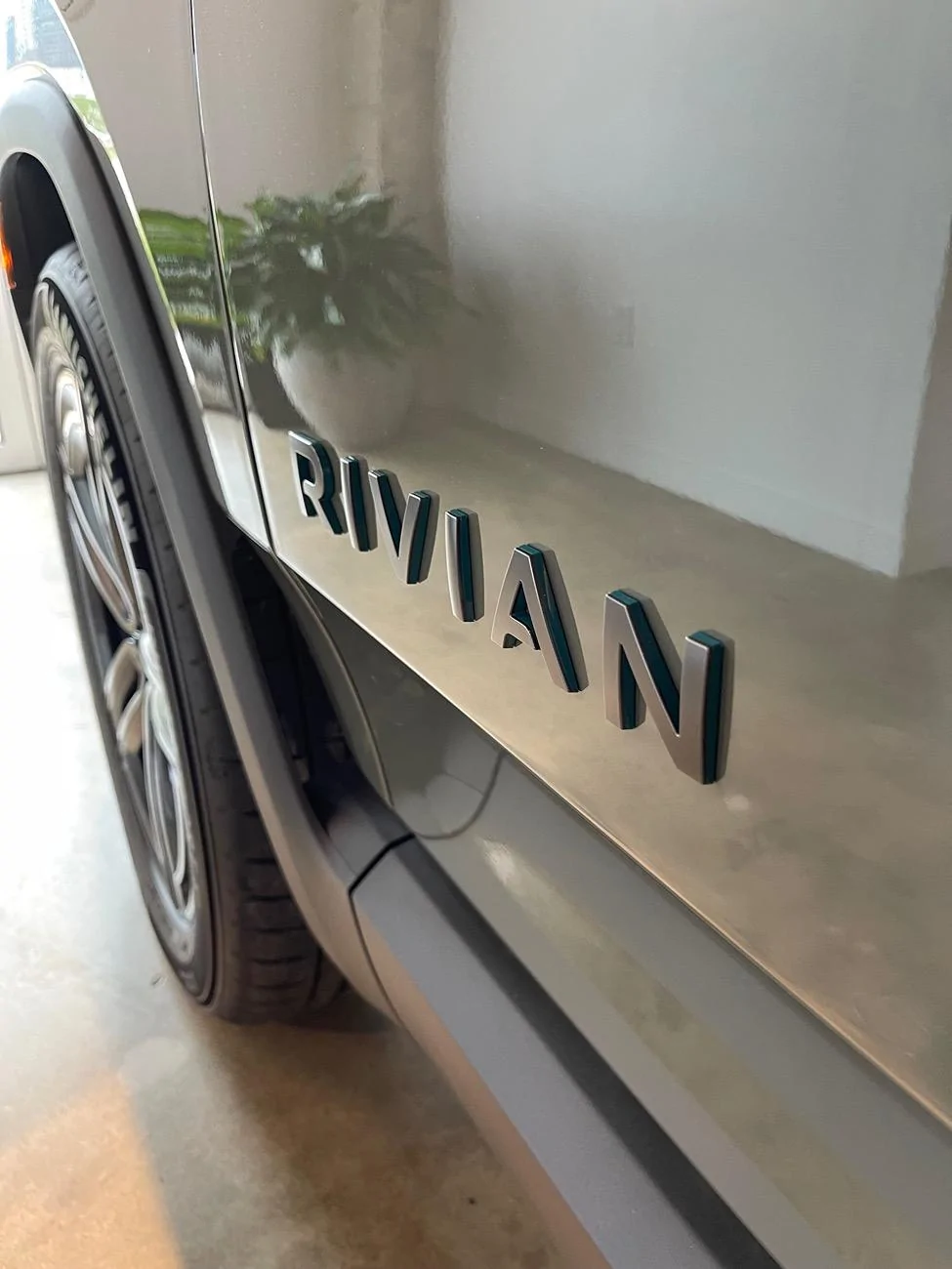 Rivian R1T R1S 2026 Quad Motor R1S - live up close photos & details IMG_9627
