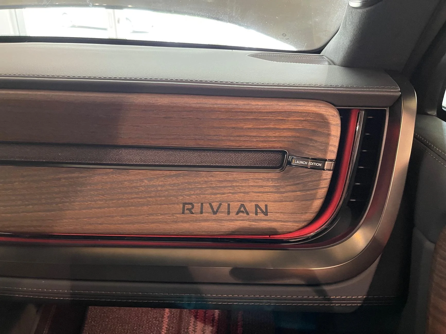 Rivian R1T R1S 2026 Quad Motor R1S - live up close photos & details IMG_9561