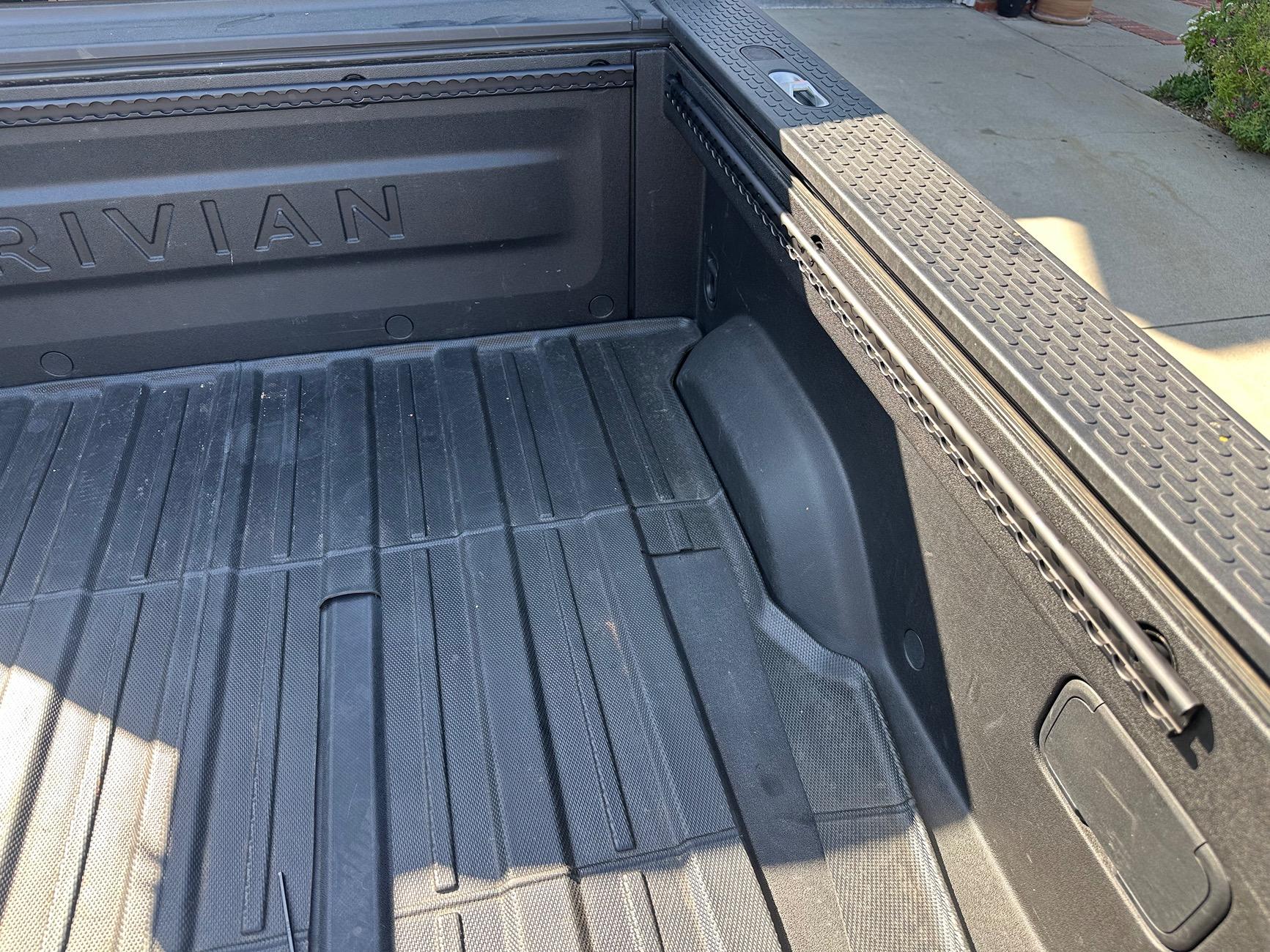 Rivian R1T R1S L-Track rails for the bed walls IMG_2018