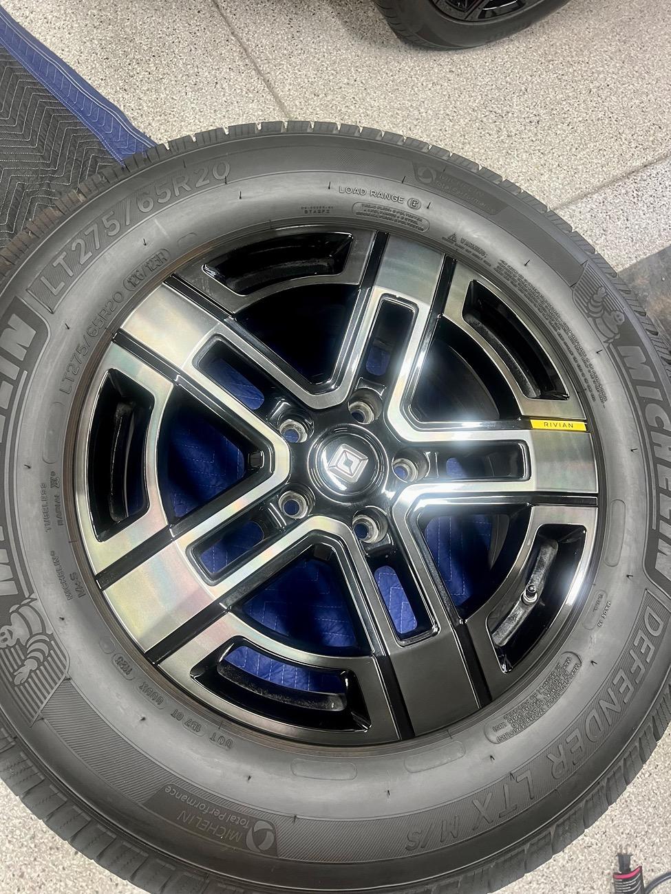 Rivian R1T R1S FS- 20” Rivian wheels - $2k FullSizeRender