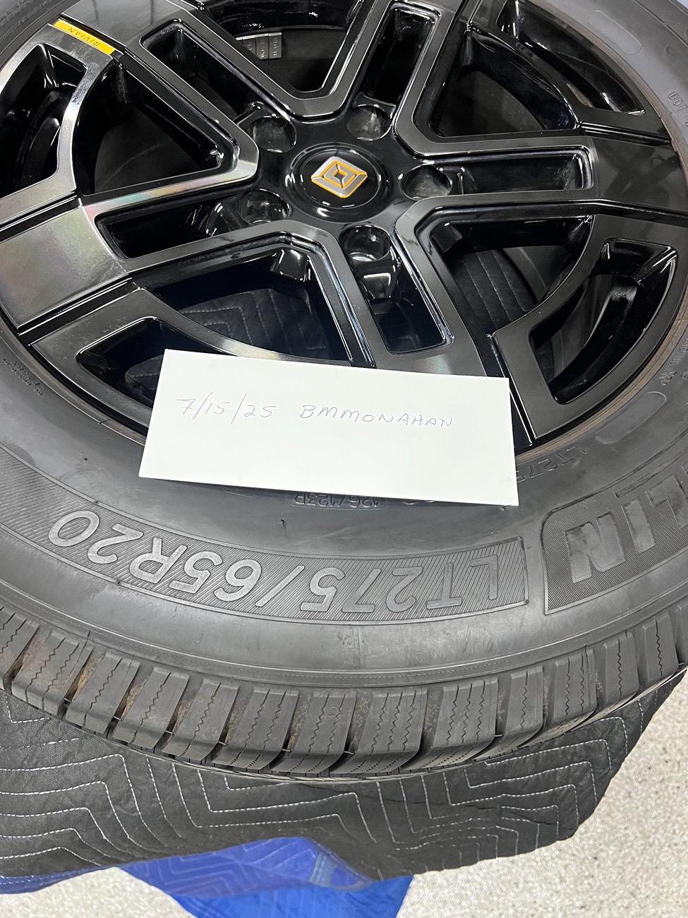 Rivian R1T R1S FS- 20” Rivian wheels - $2k IMG_6292