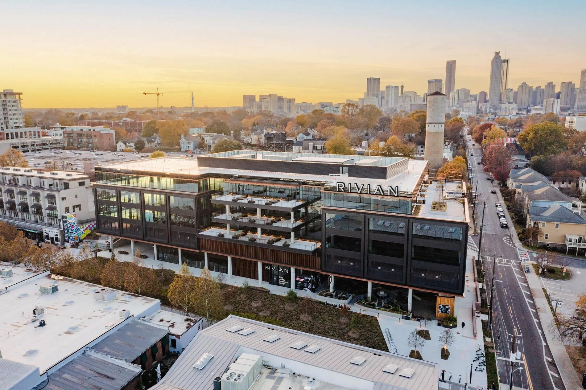 Rivian R1T R1S Rivian Announces East Coast Rivian HQ to Open in Atlanta! Exterior_3_-_Rivian_ATL_HQ_ynzy8y