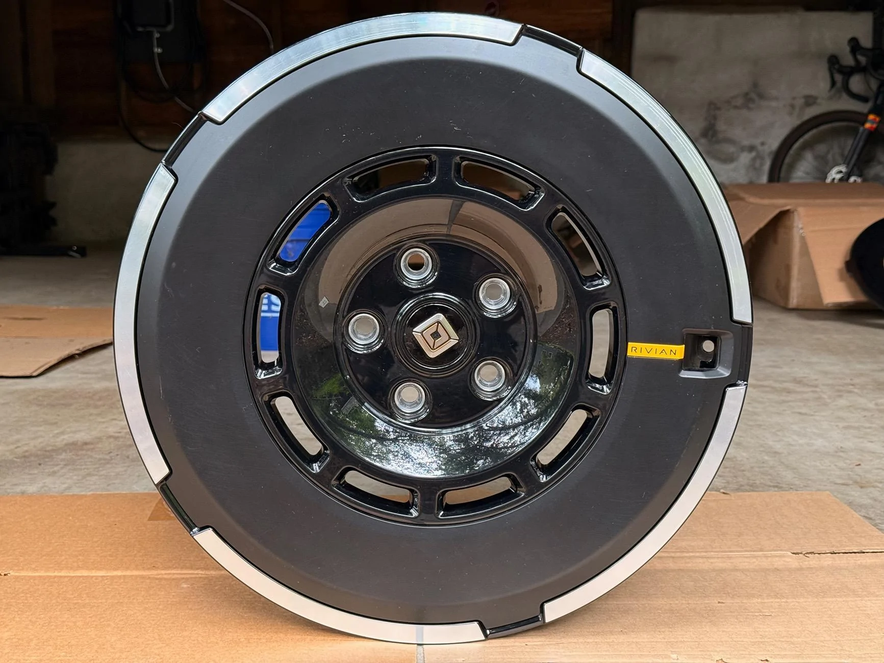 Rivian R1T R1S FS: 22" Gen 2 Range wheels only (4) -- $1800 IMG_5184