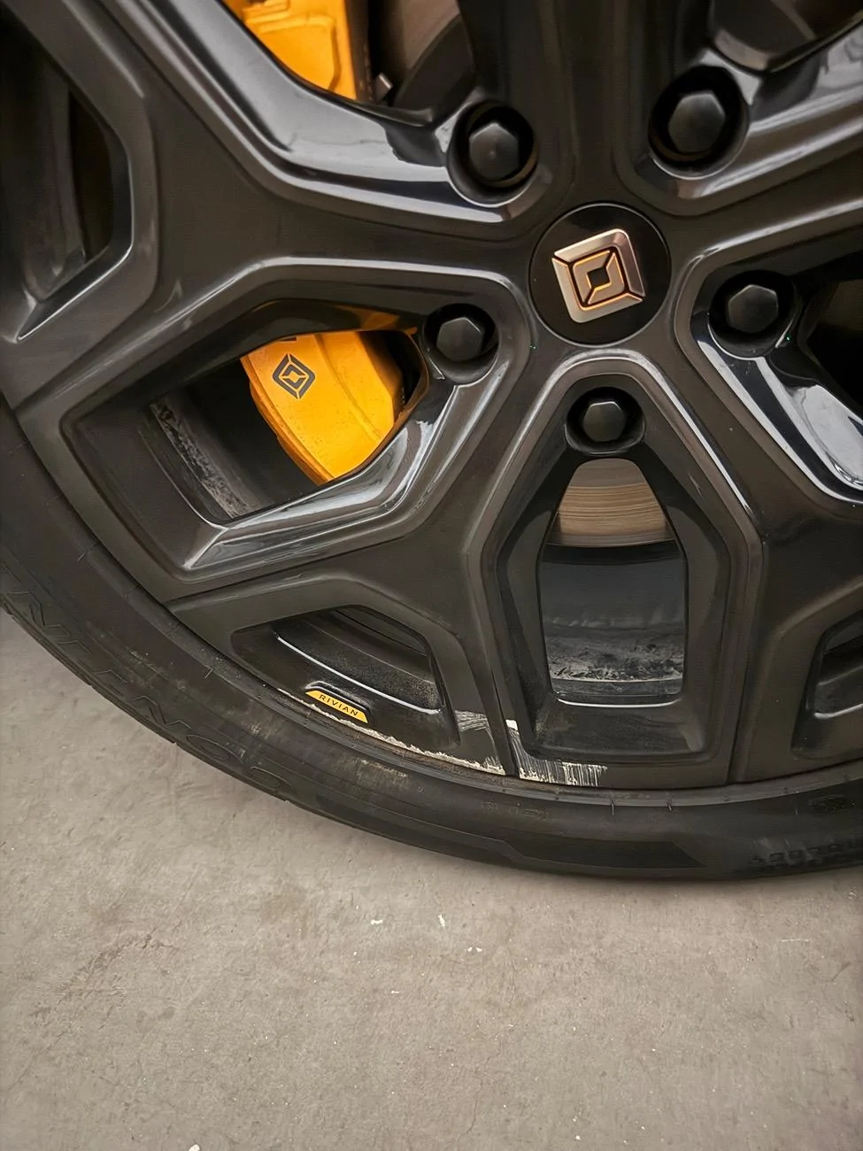Rivian R1T R1S Wheel Rash Info Needed! IMG_1151