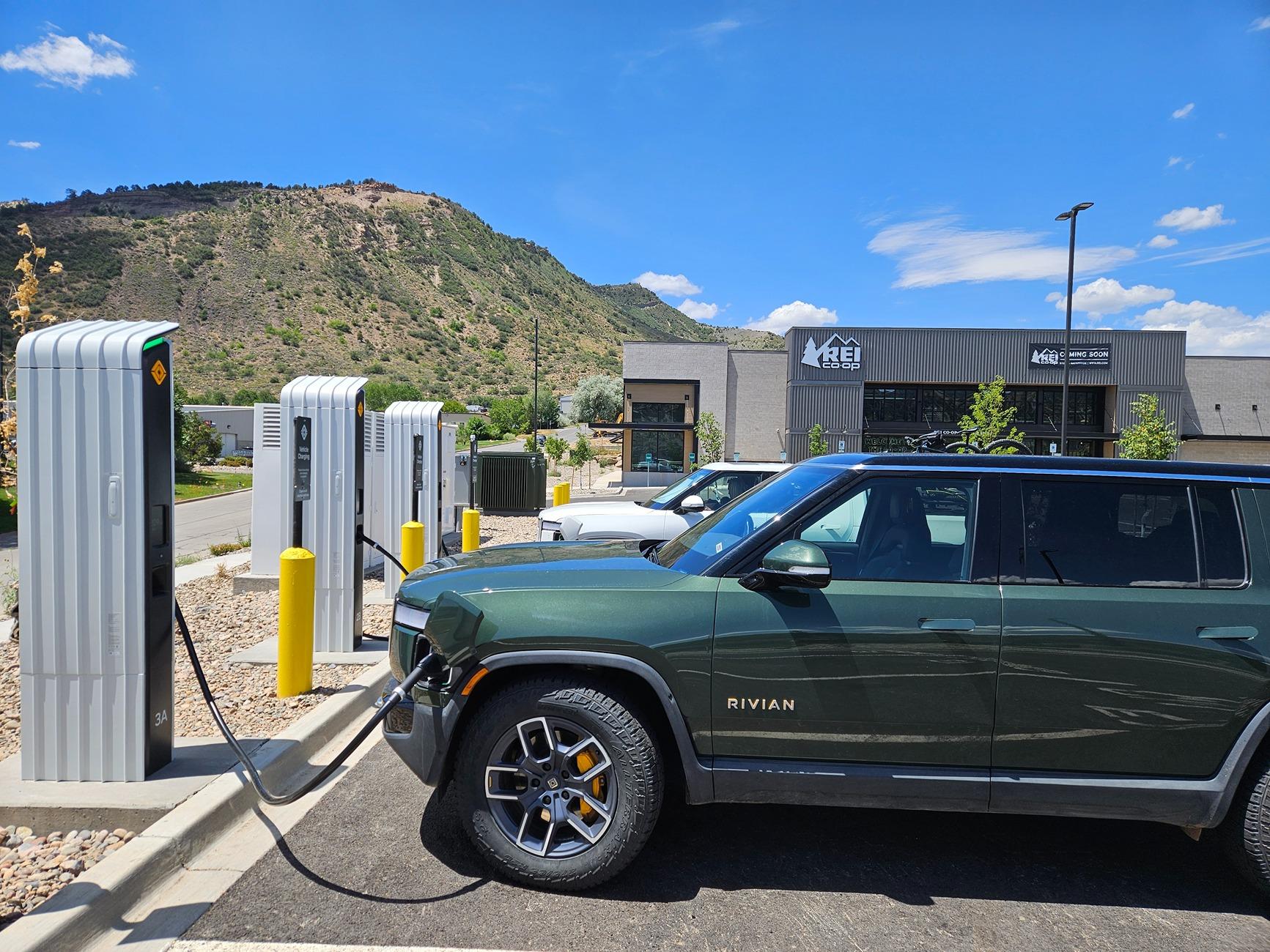 Rivian R1T R1S New RAN in Durango 1000008075