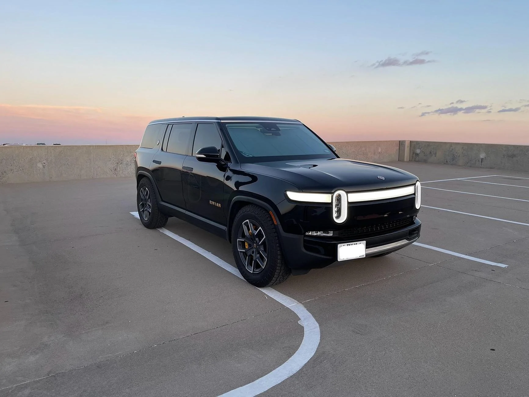 Rivian R1T R1S Placing Order This Week for R1T Tri IMG_9095