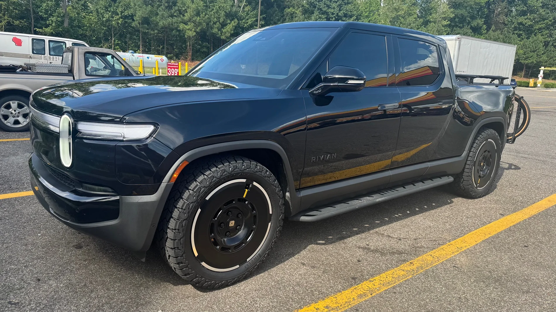 Rivian R1T R1S 22” Pirelli XTM AT IMG_5754