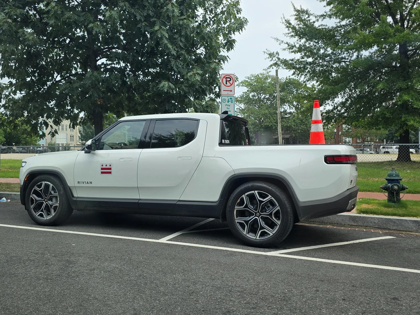 Rivian R1T R1S D.C. R1T DOT Fleet 20250805_140555