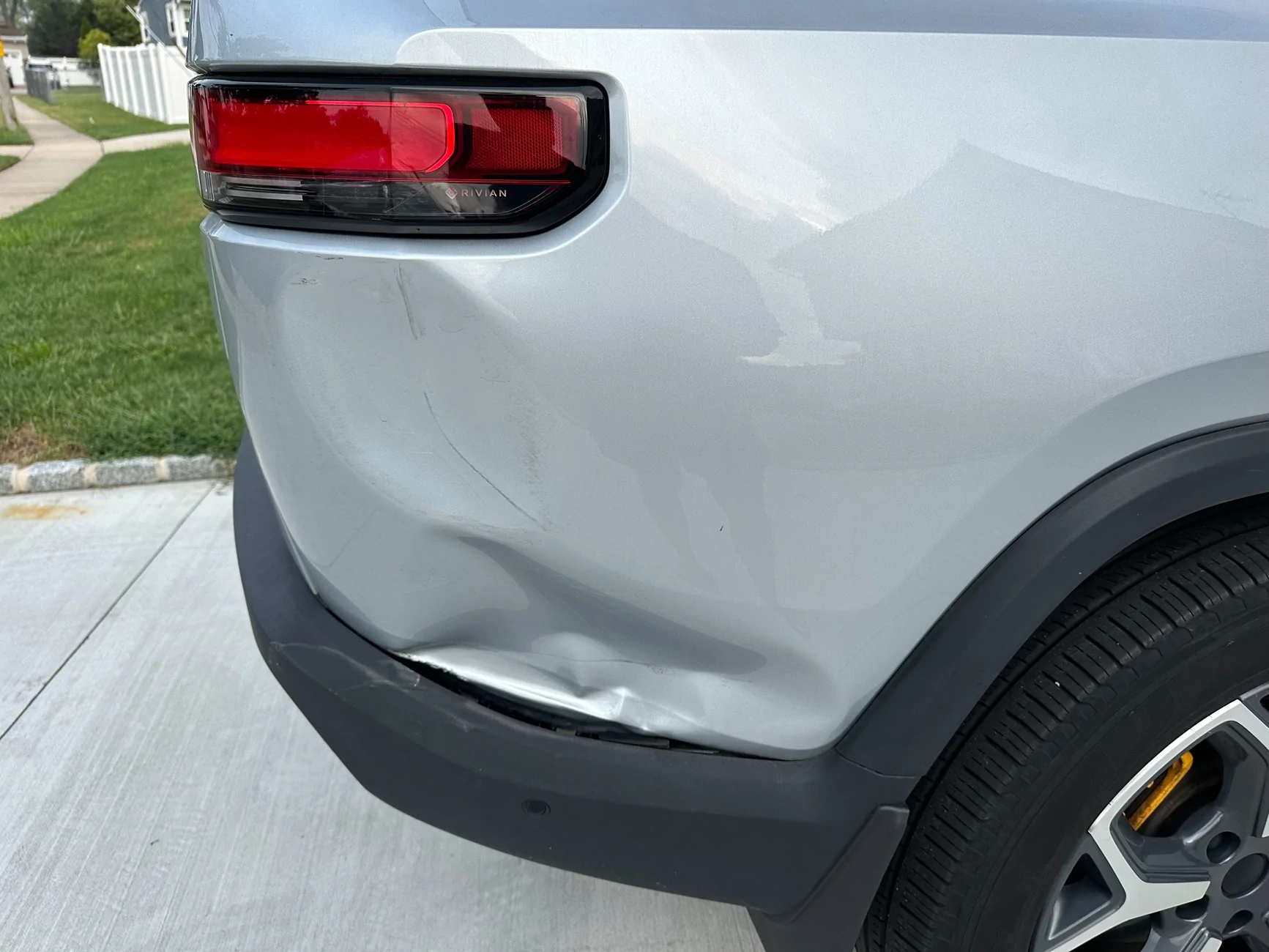 Rivian R1T R1S Do you think this repairable using PDR? (Recommend PDR Shops in NJ) Image 3