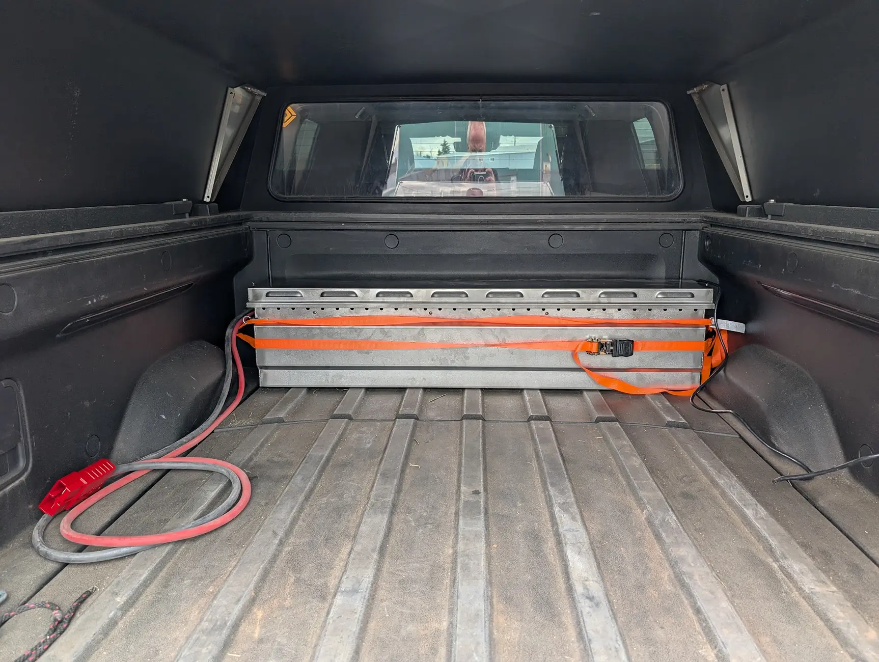 Rivian R1T R1S You folks ever give a jump to another driver? 1754666205964-w3