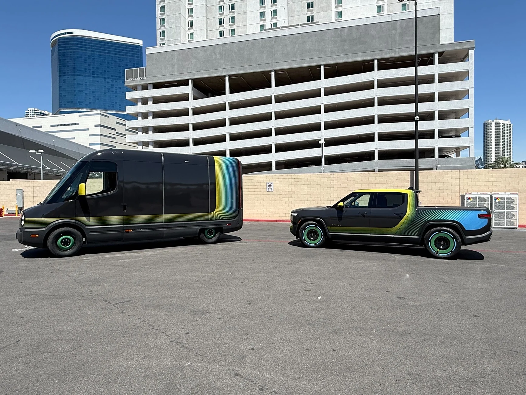 Rivian R1T R1S Rivian brings wrapped R1T & EDV to the DEF CON hacker convention wrapped R1T & EDV to the DEF CON hacker convention 1