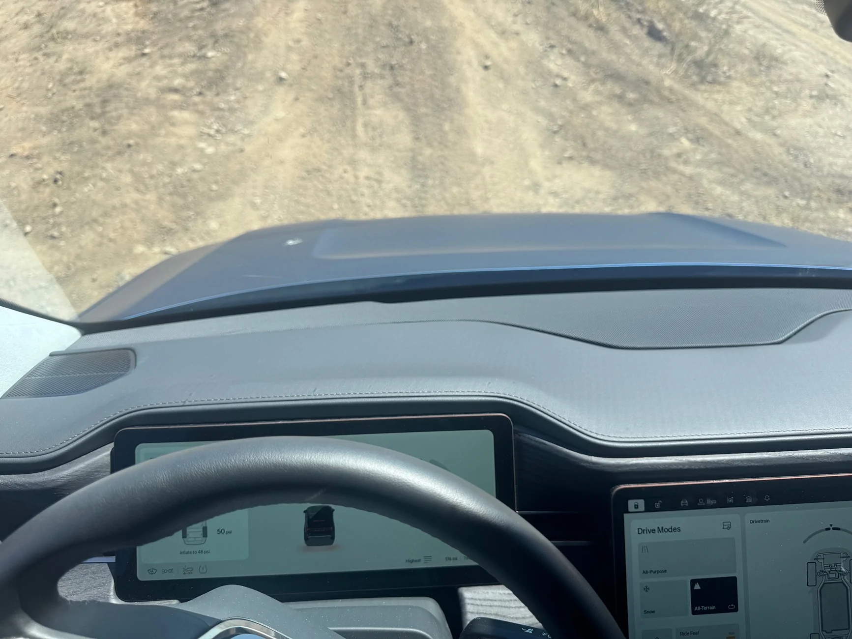 Rivian R1T R1S Off-roading with 22" Range wheels on R1S Dual Standard? IMG_4213