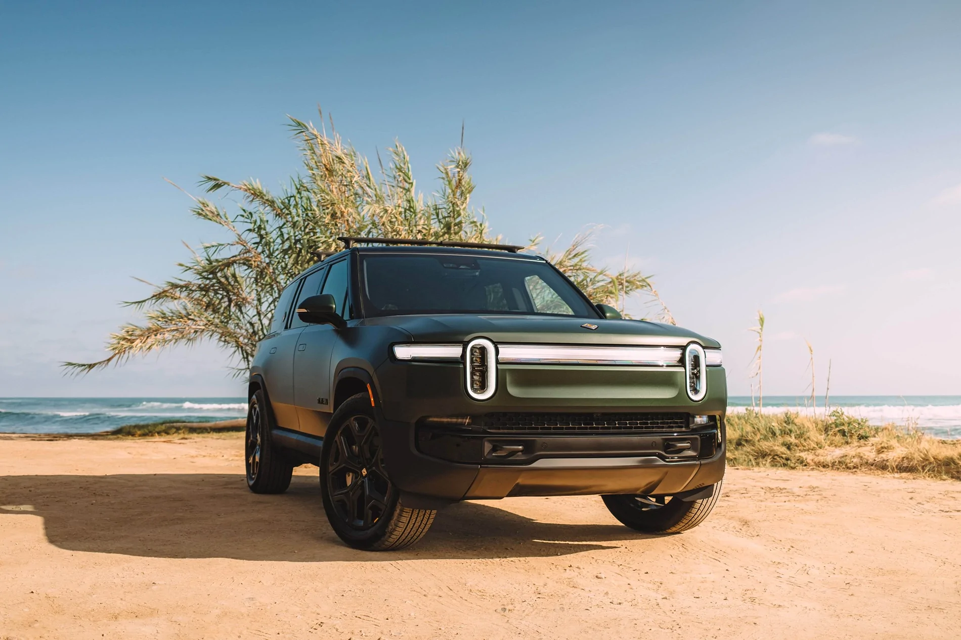 Rivian R1T R1S "Road Trip Package" announced. Saves $1,200 on upgrades and accessories GyLiNxxaEAAfomW
