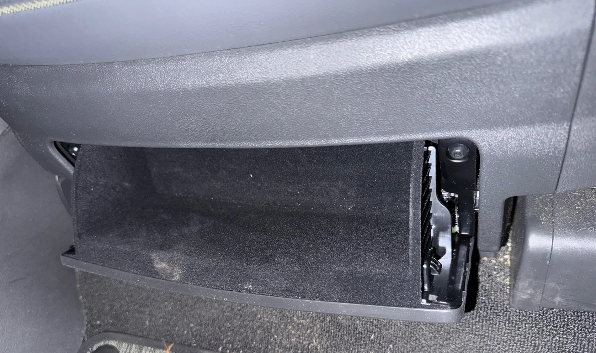 Rivian R1T R1S What this new 2026 R1T owner finds surprisingly disappointing 1755082390318-km