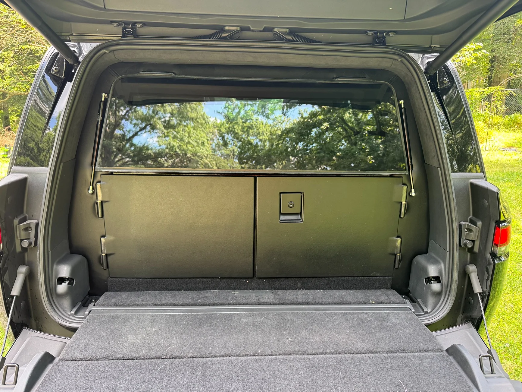 Rivian R1T R1S Did someone say Armor? Real Ballistic Armored (Bulletproof) R1S Tri Motor in production process... R1S_Rear_Door