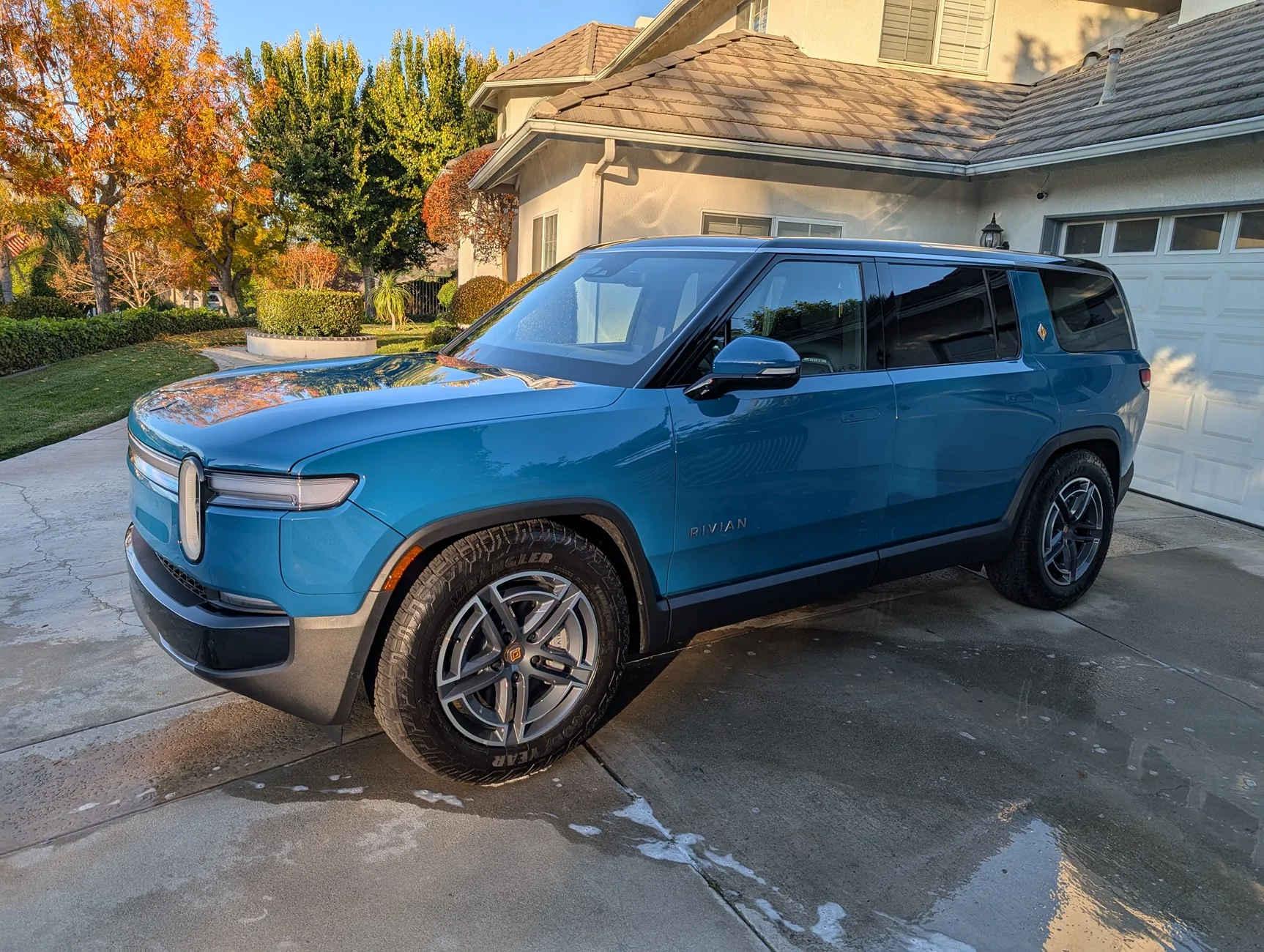 Rivian R1T R1S BestEvMod’s August Giveaway for Rivian Owners! PXL_20241127_233146361