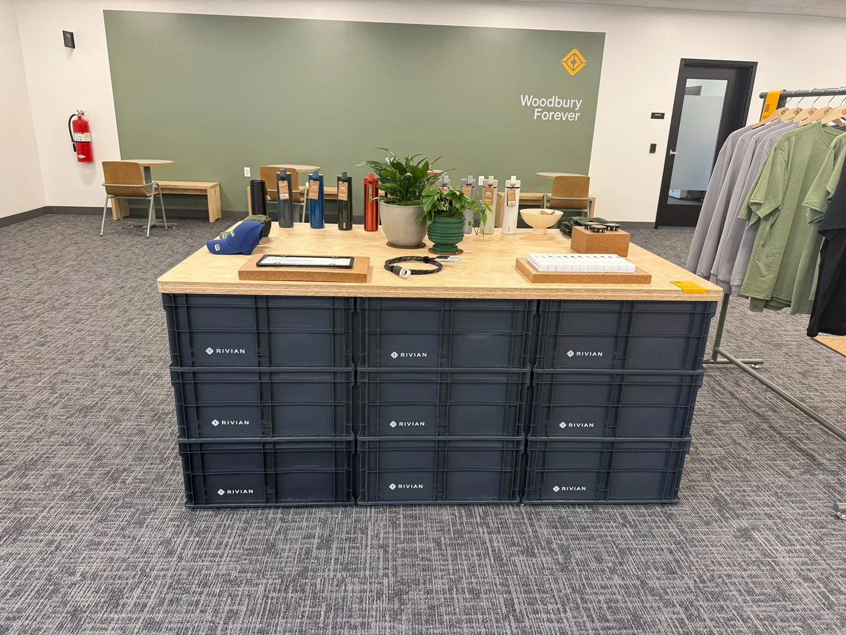 Rivian R1T R1S New Rivian Service Center in Woodbury New York (Long Island) Rivian Woodbury NY Long Island Service Center GyUkIm_XcAkvDs2 (1)