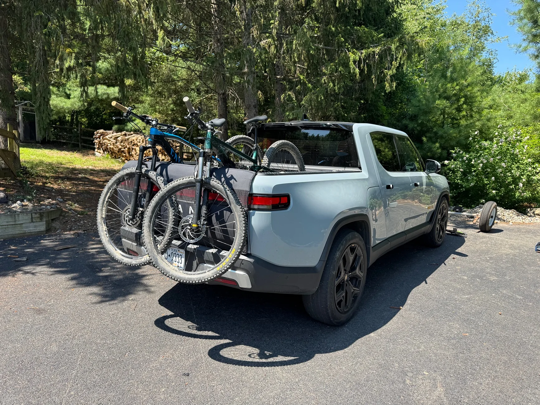 Rivian R1T R1S 👋Vote for August's RWCev ROTM HERE!! 4SadHillSubmission4Brian