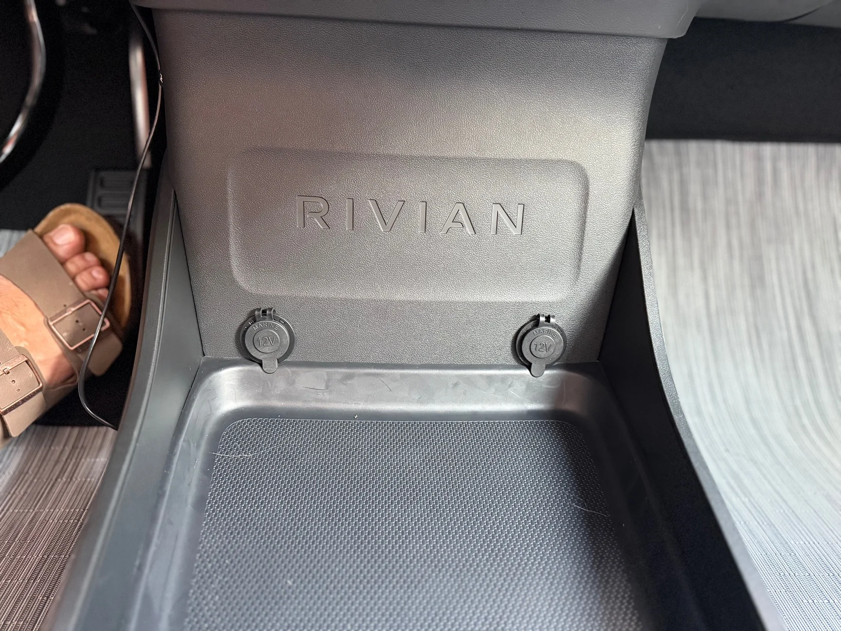 DIY: How To Add Interior 12v/USB-C (and interior high-current 12v loads ...