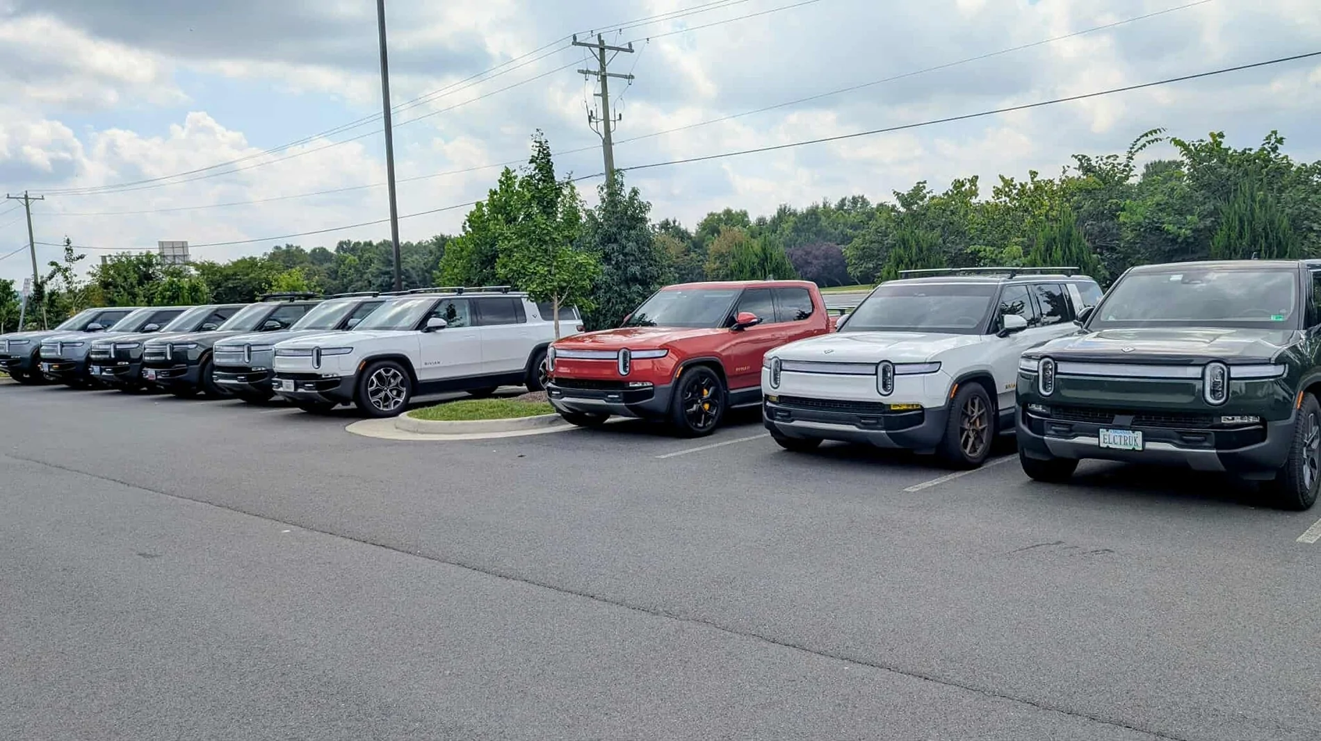 Rivian R1T R1S What did you do TO / WITH your Rivian today? 🧰 received_1835060013739851