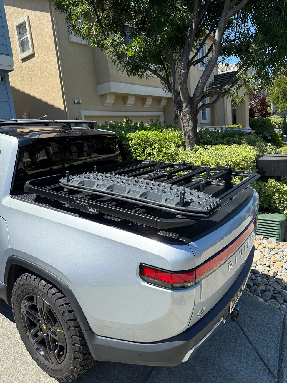 Rivian R1T R1S $800 Thule Caprock XL w/ Rivian fix points IMG_8617