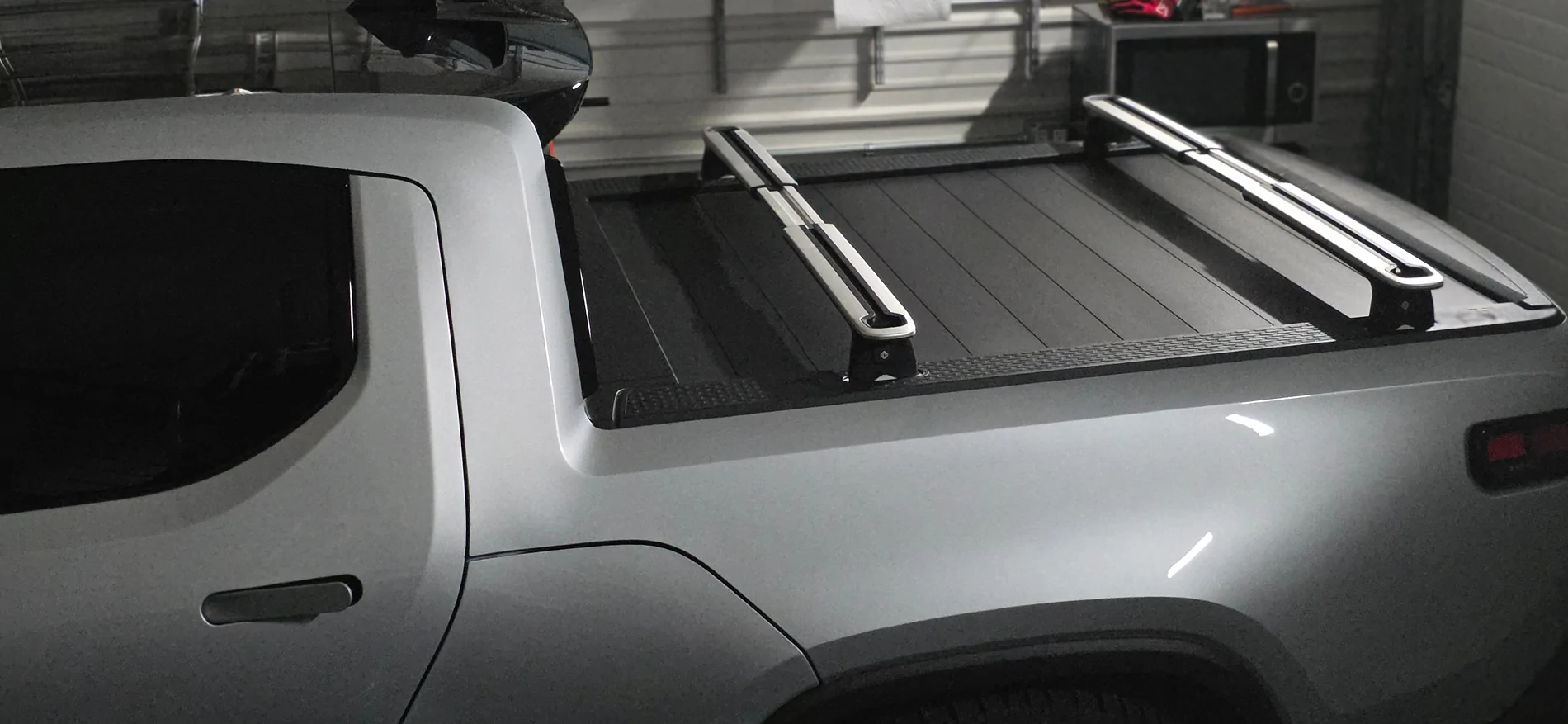 Rivian R1T R1S Silver OE Rivian Cross Bars with 2 keys 20250801_151844