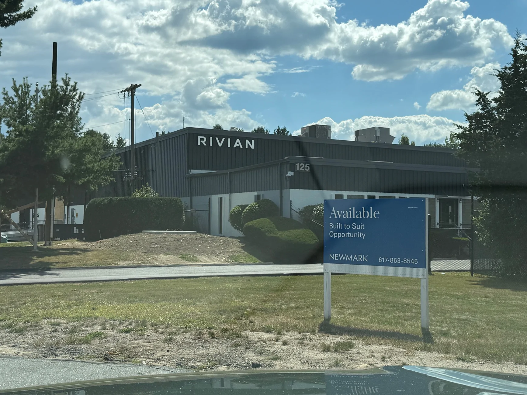 Rivian R1T R1S Canton MA Service and Demo Center...? IMG_2178