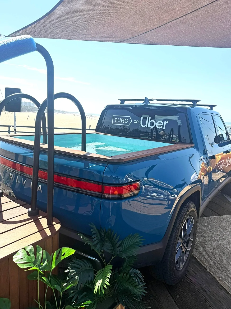 Rivian R1T R1S R1T Pool Truck Experience by Uber / Turo GzJDx2_aIAA9UcT
