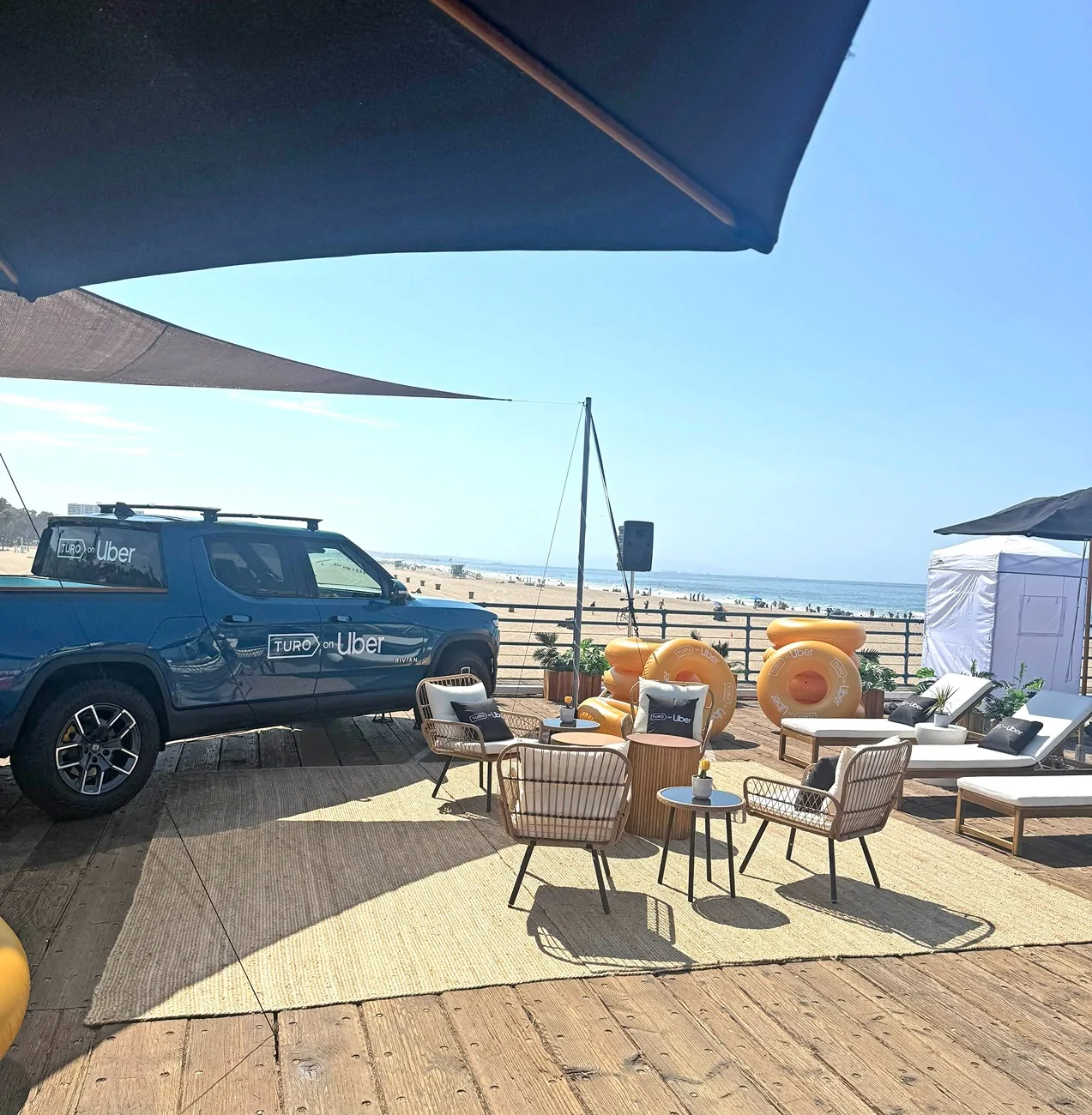 Rivian R1T R1S R1T Pool Truck Experience by Uber / Turo GzJDx26bkAAM2OL