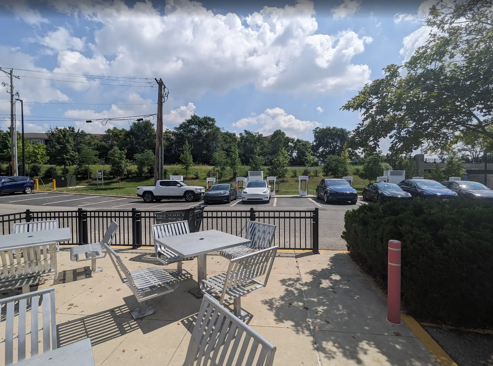 Rivian R1T R1S Tesla supercharger question: blocking a stall due to short cable 1756123264198-os