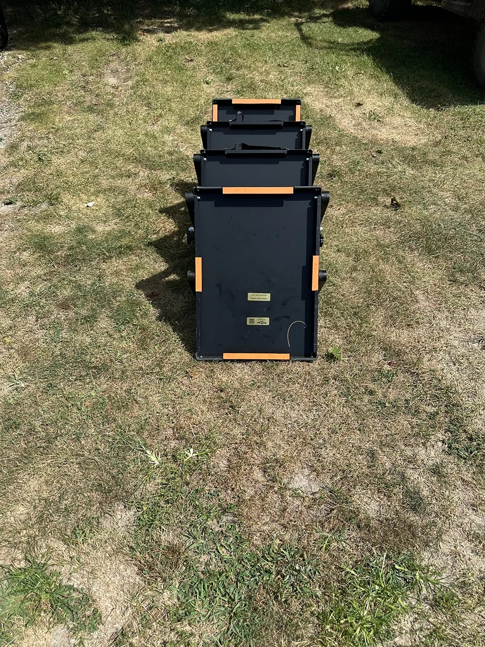 Rivian R1T R1S R1S tailgate height 1756128391813-pj