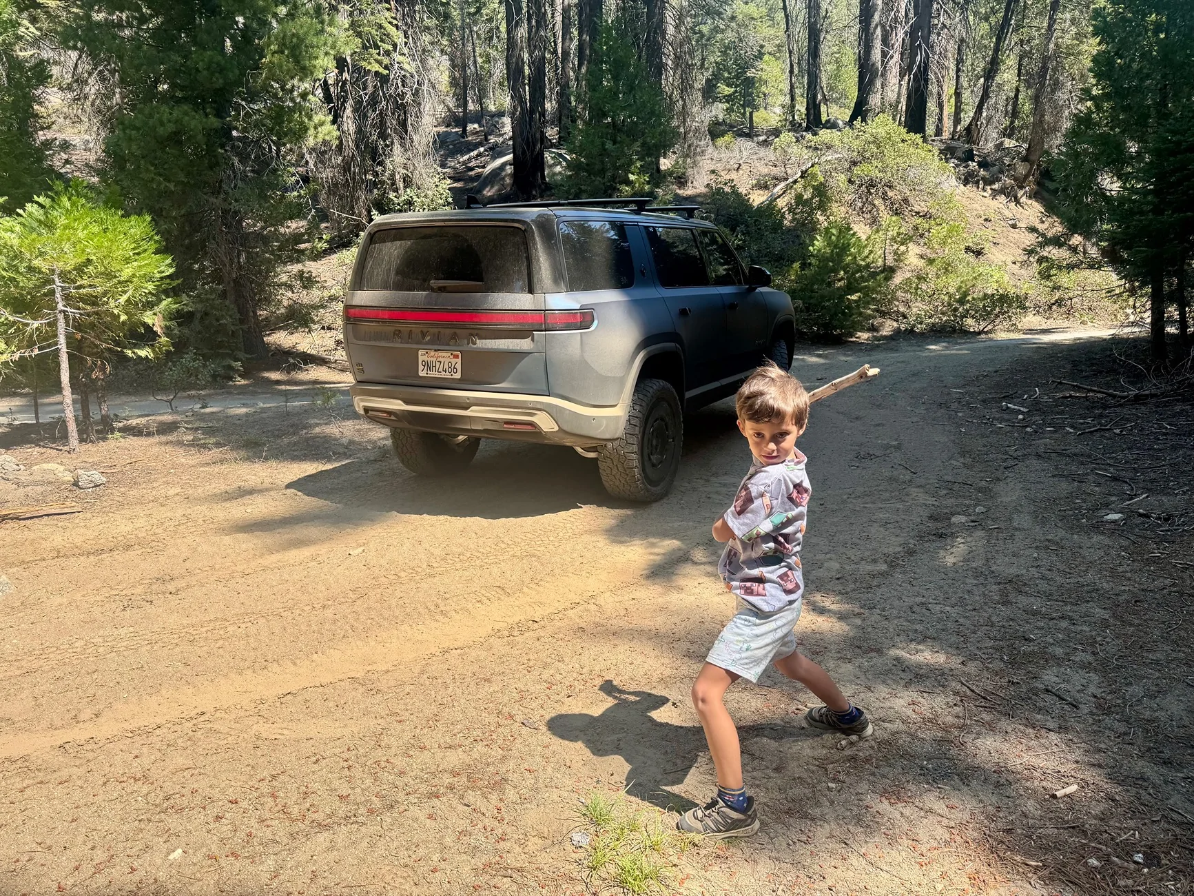 Rivian R1T R1S Off-roading at Shuteye Peak (Sierra National Forest) with our R1S IMG_4491